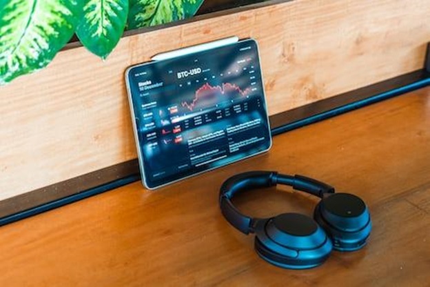 EFtrades Review 2022: Get Our Complete Guide on EFtrades Broker